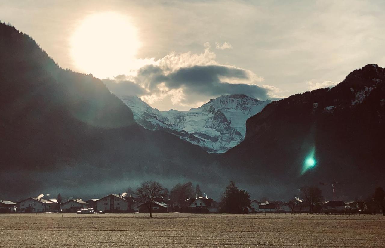 Gemuetliches Zuhause Mit Ausblick Wilderswil Exterior foto